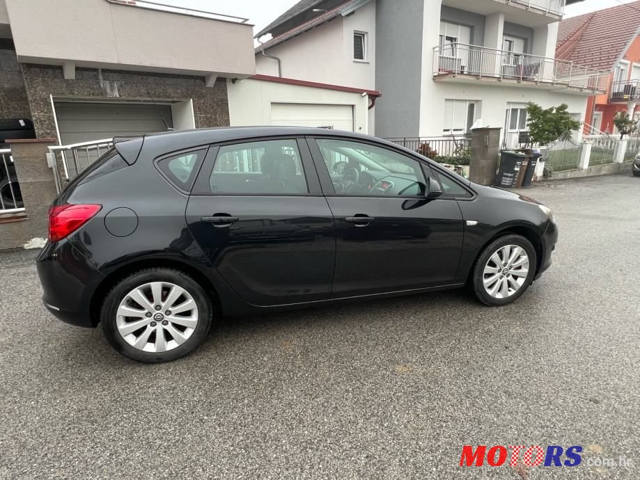 2012' Opel Astra 1,7 Cdti photo #3