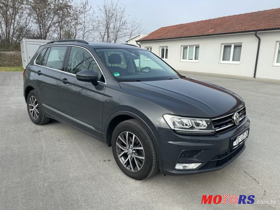 2016' Volkswagen Tiguan photo #6