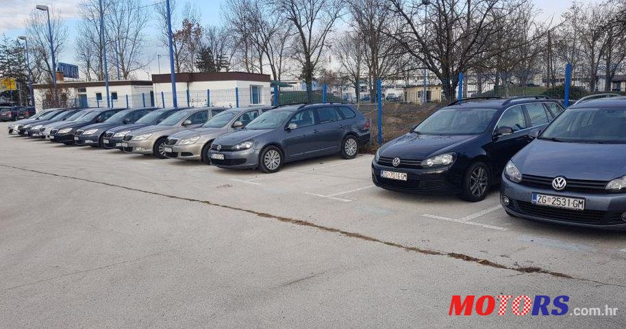 2011' Volkswagen Golf VI Variant photo #1