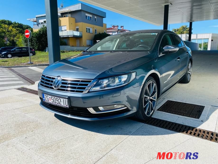 2013' Volkswagen Passat photo #1