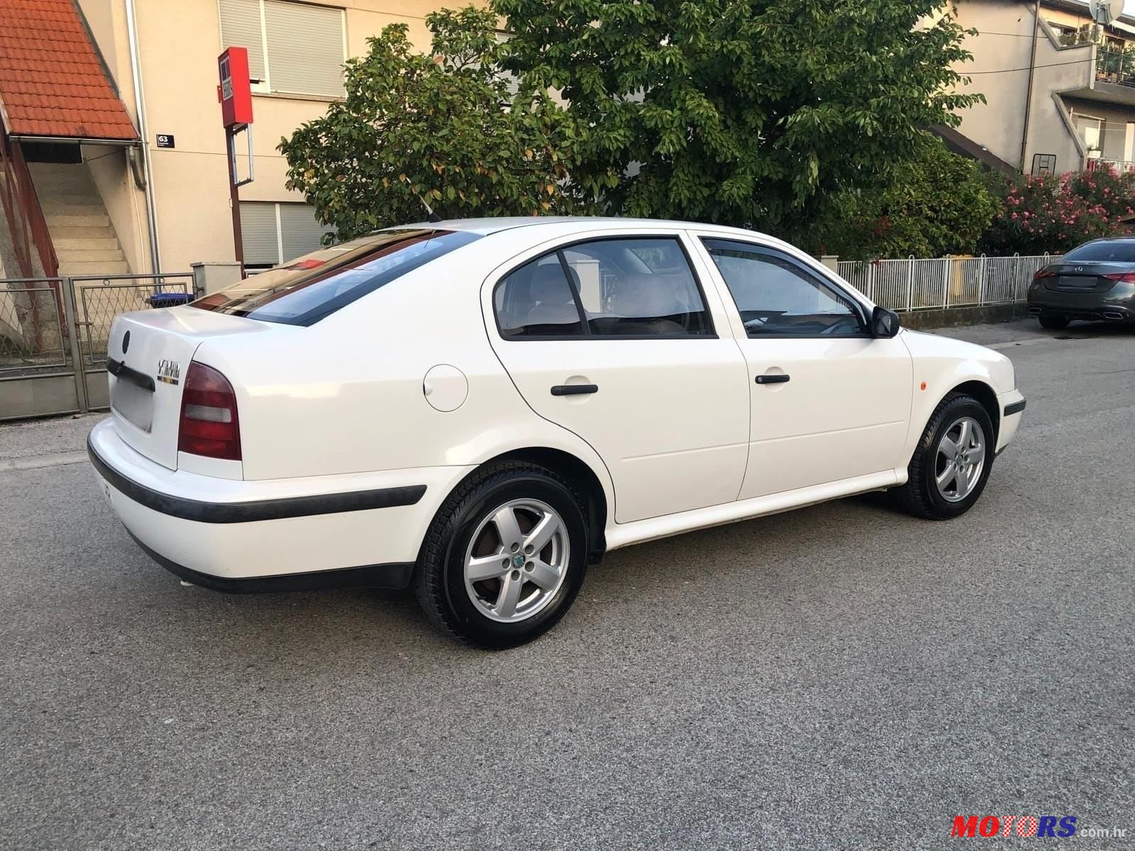 2001' Skoda Octavia 1,6 photo #6