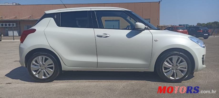 2020' Suzuki Swift 1,2 photo #6