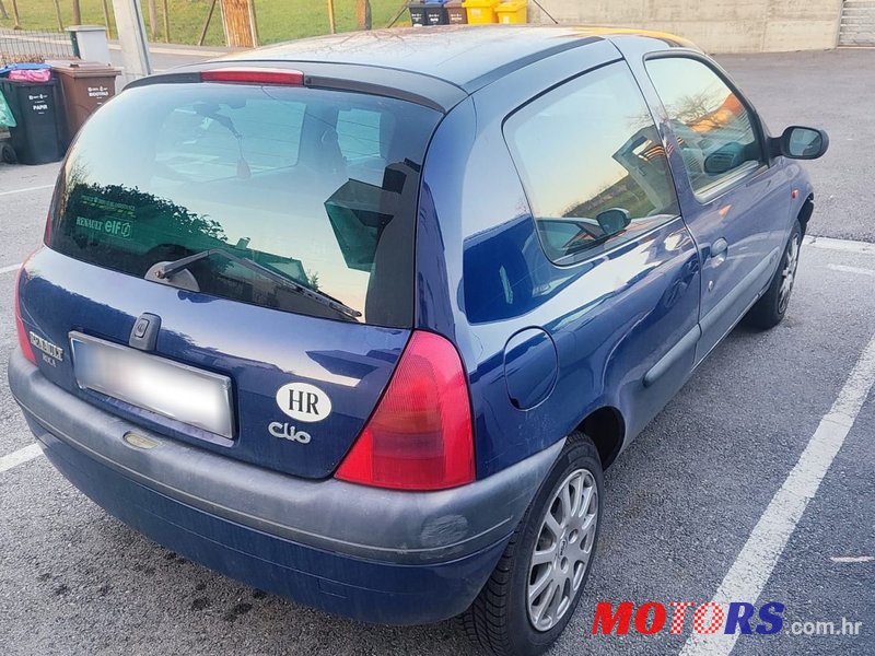 2001' Renault Clio 1,2 photo #3
