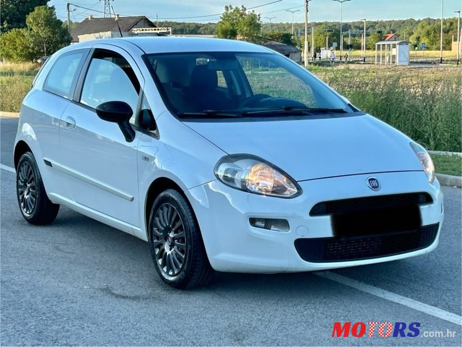 2013' Fiat Punto 1,3 Multijet 16V photo #1
