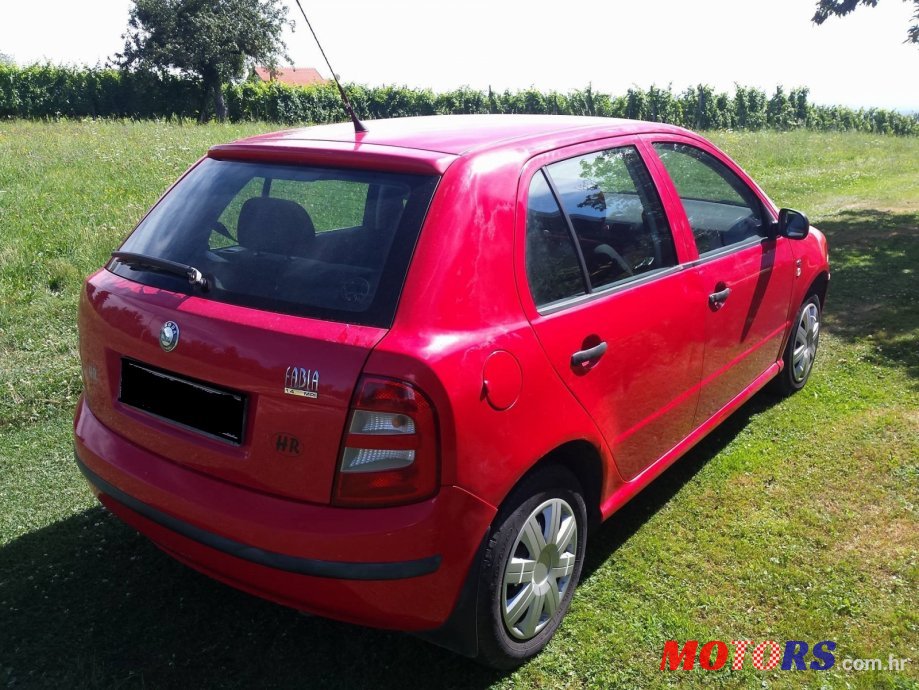 2001' Skoda Fabia photo #2