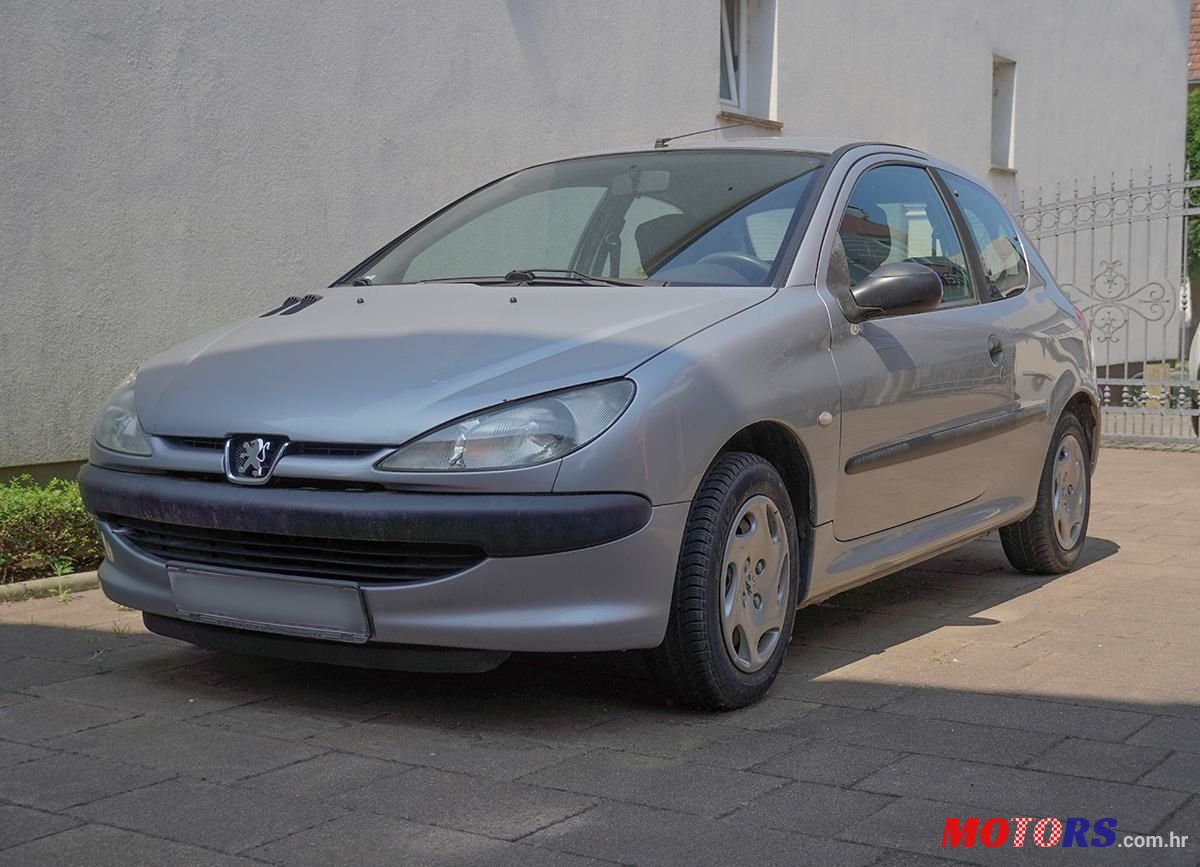 2000' Peugeot 206 206 1,1 photo #1