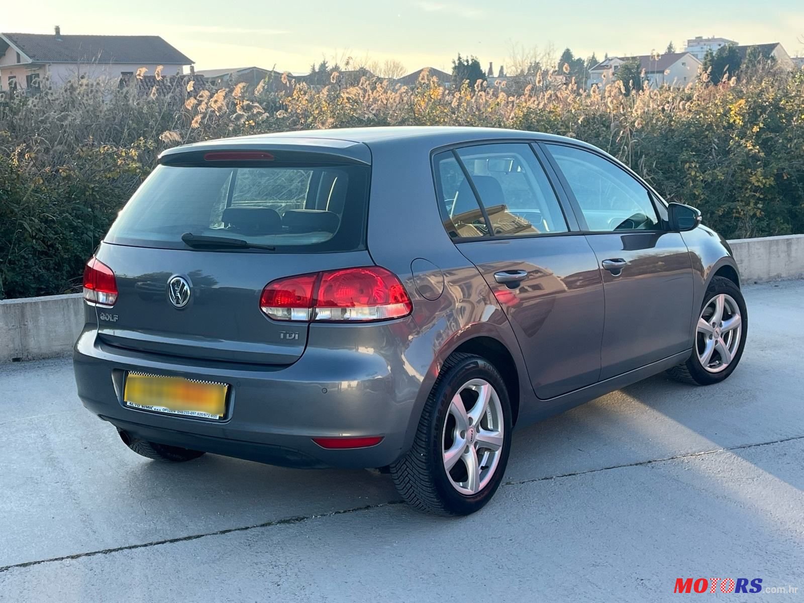 2009' Volkswagen Golf VI 1,6 Tdi photo #6