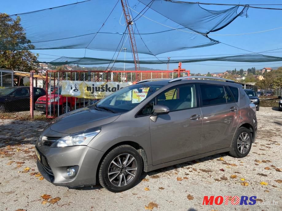 2015' Toyota Verso 1.6 D photo #1