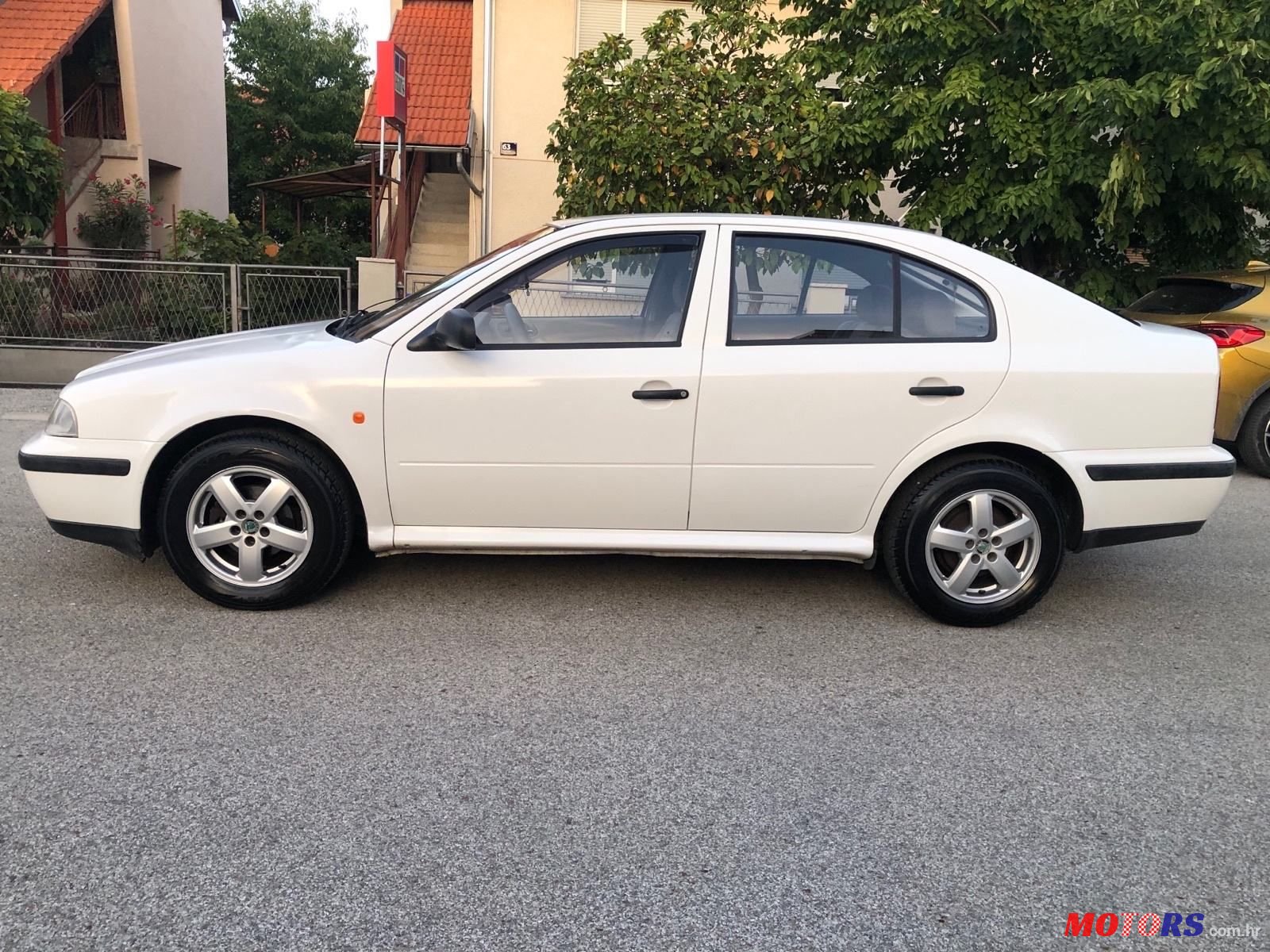 2001' Skoda Octavia 1,6 photo #2