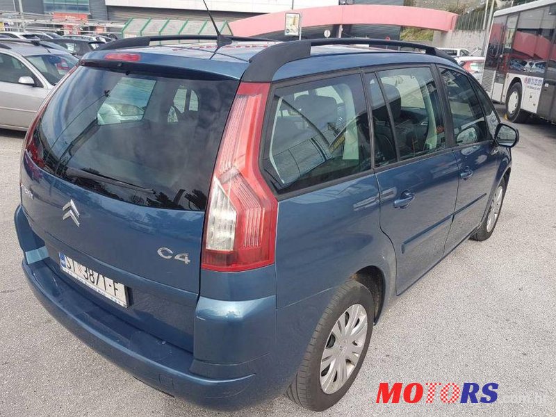 2010' Citroen C4 Grand Picasso photo #2