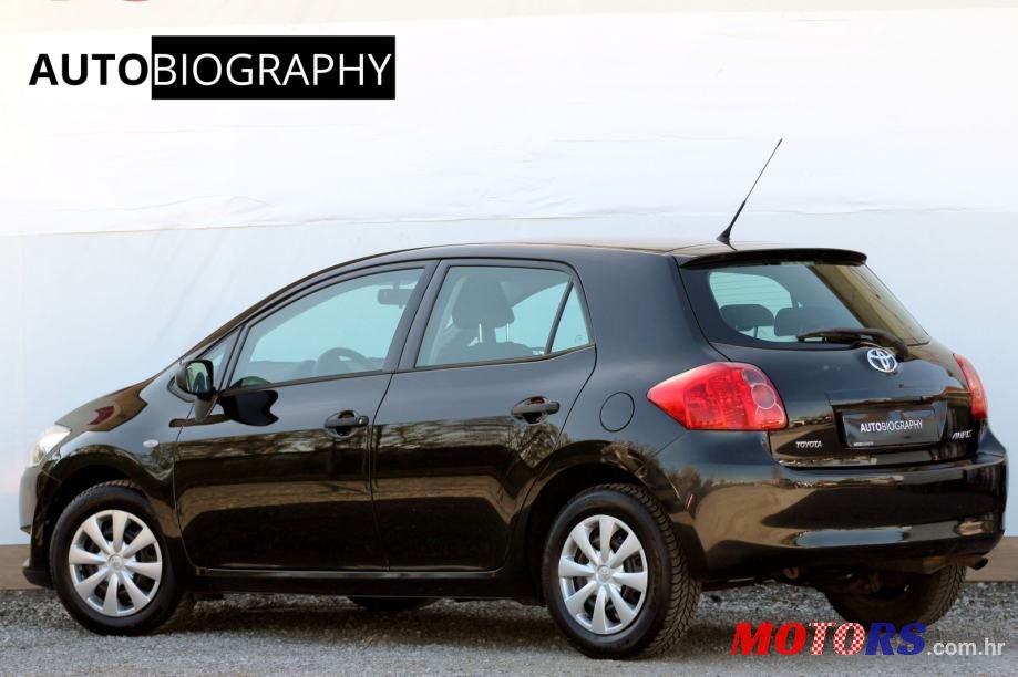 2007' Toyota Auris photo #4