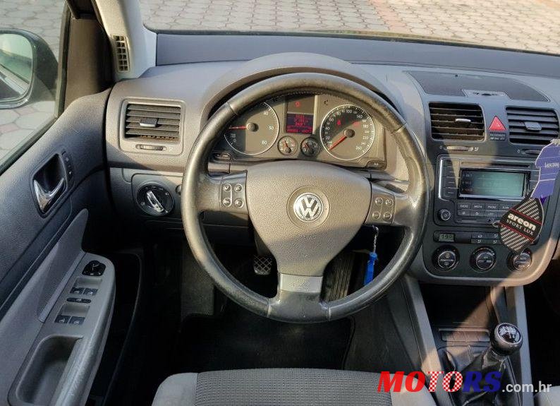 2005' Volkswagen Golf V 1,9 Tdi photo #1