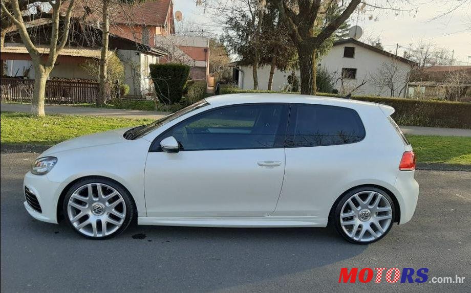 2010' Volkswagen Golf VI 1,6 Tdi photo #1
