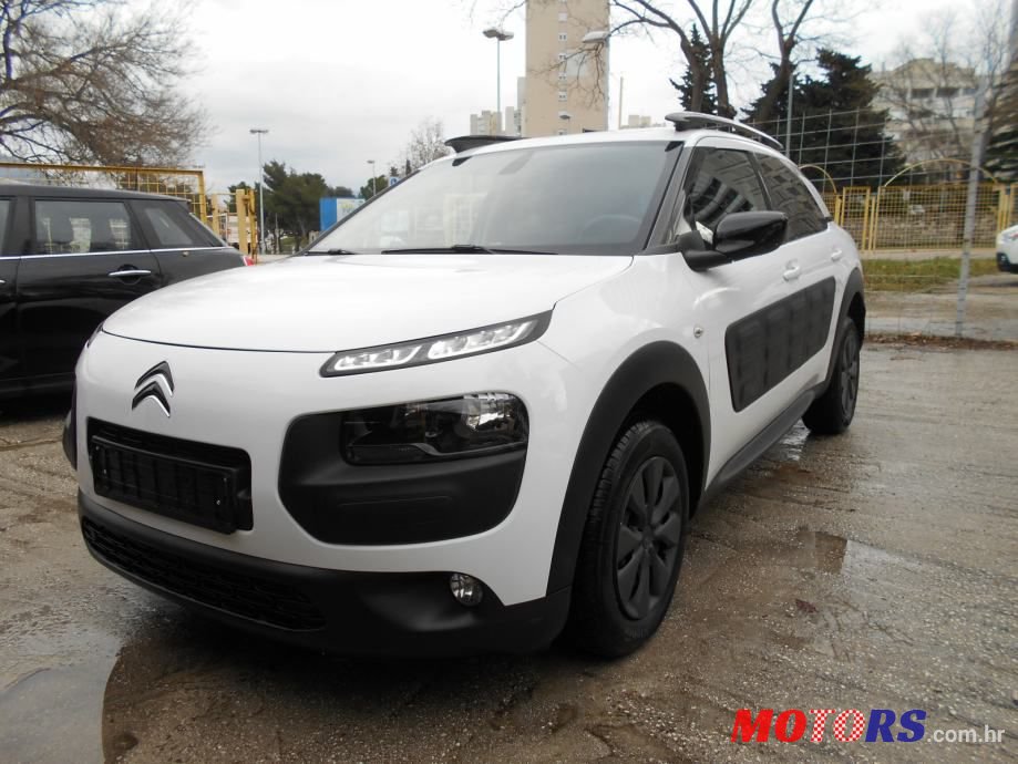 2016' Citroen C4 Cactus photo #4