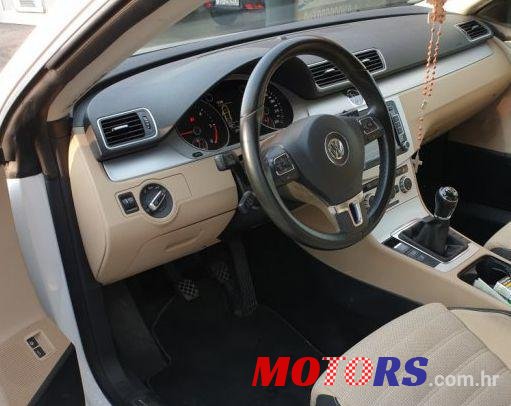 2013' Volkswagen Passat photo #1