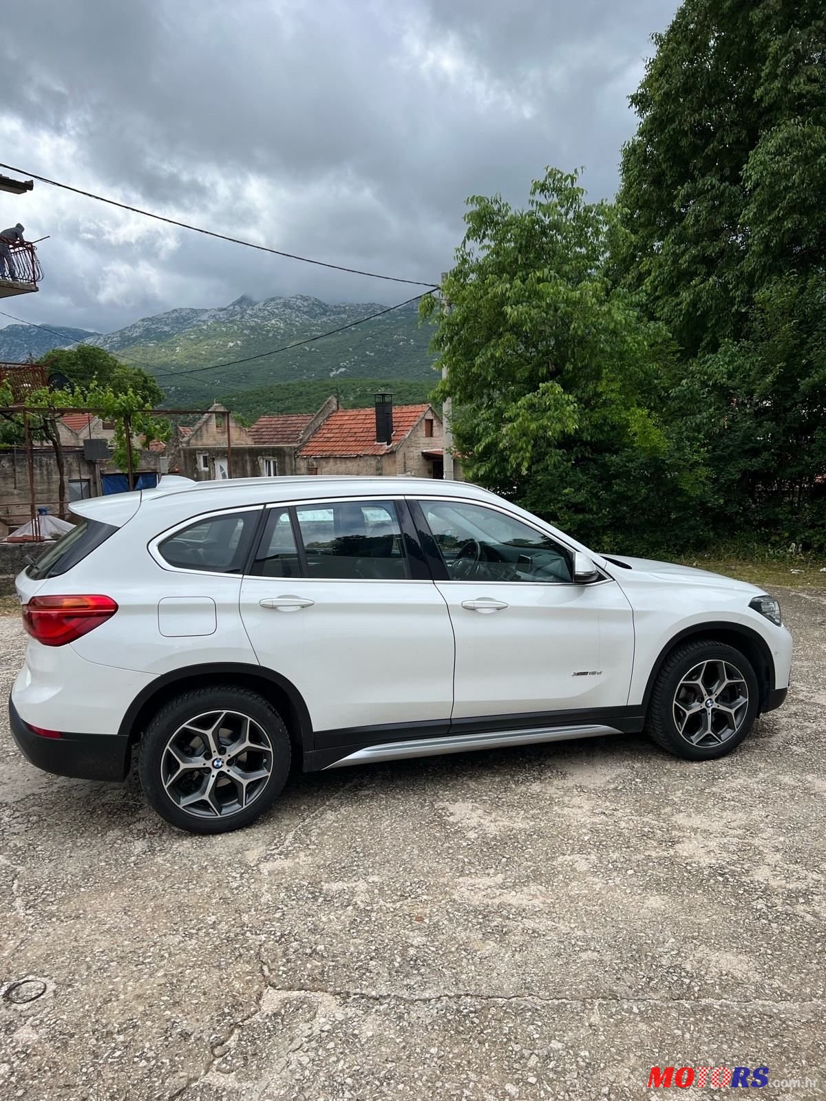 2017' BMW X1 18D photo #1