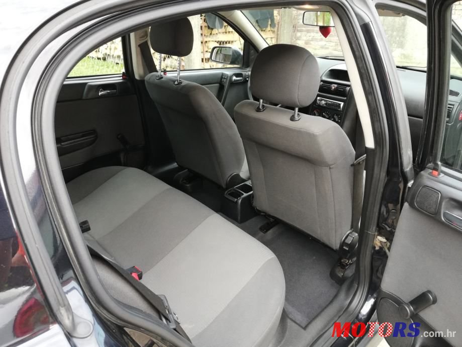 2008' Opel Astra photo #6