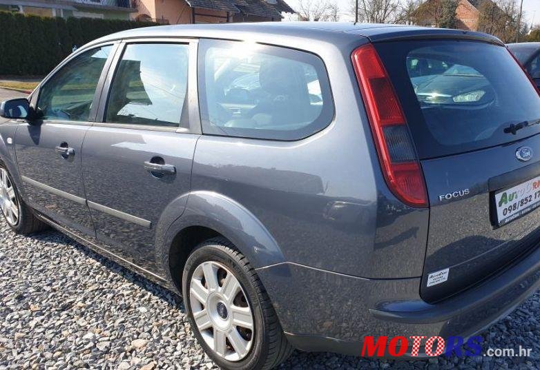 2006' Ford Focus Karavan photo #2