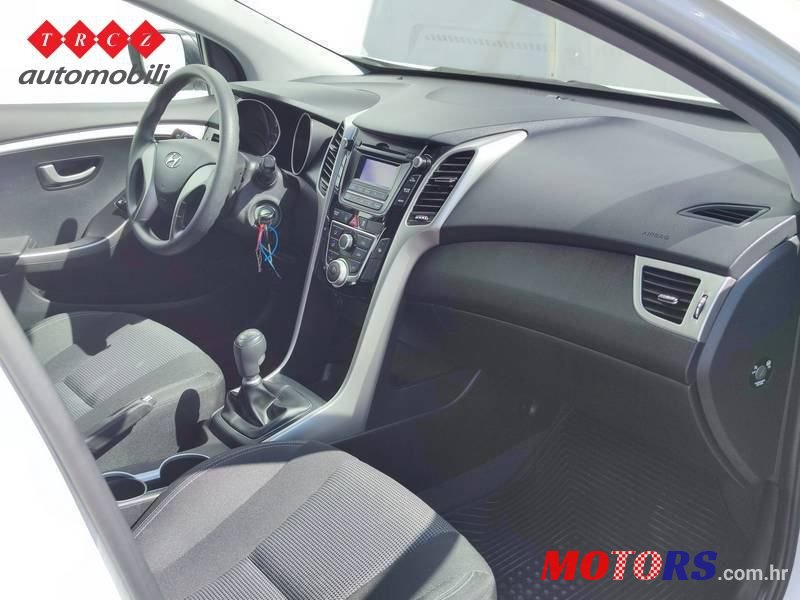 2017' Hyundai i30 photo #4