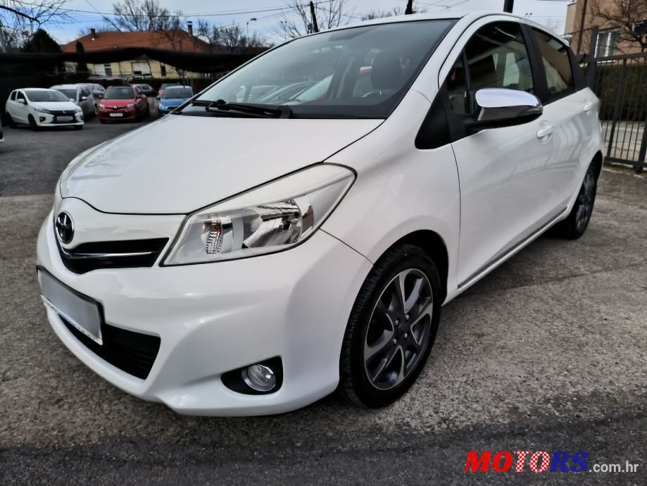 2014' Toyota Yaris 1,3 3 Vvt-I photo #1