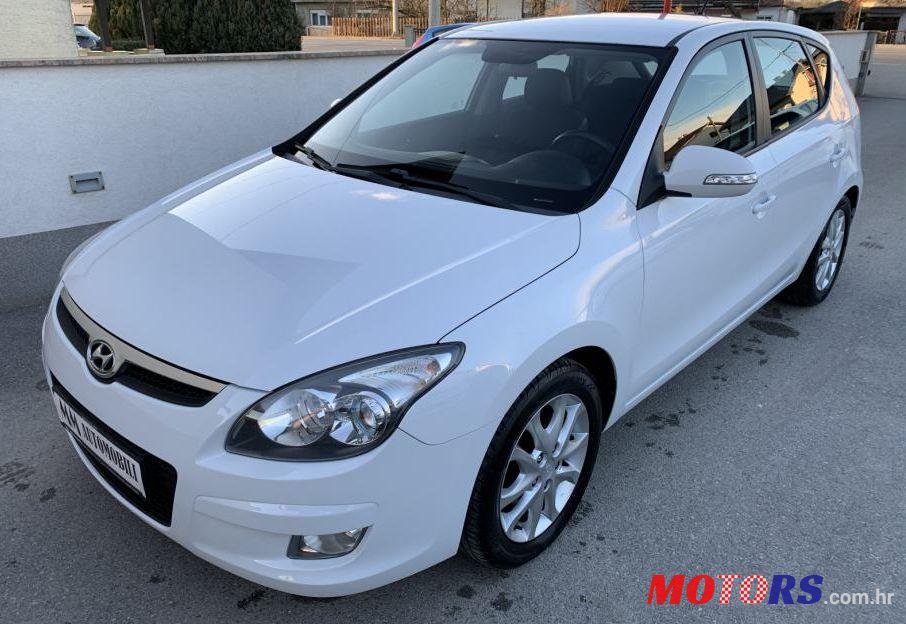 2011' Hyundai I30 1,6 Crdi photo #1