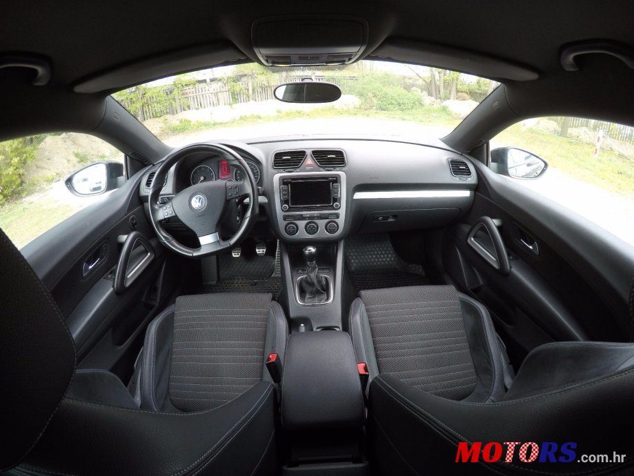 2008' Volkswagen Scirocco photo #4