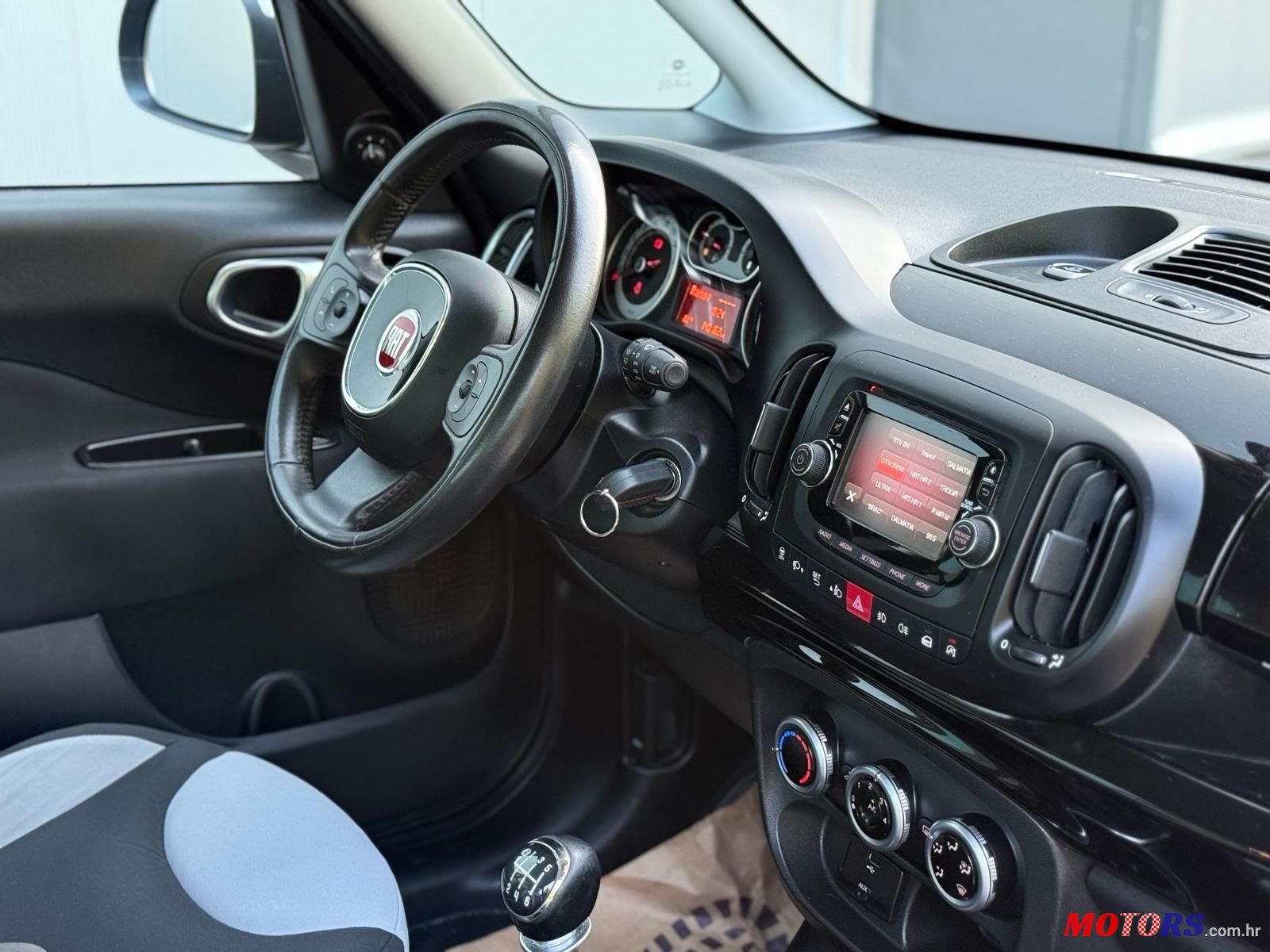 2013' Fiat 500L 1,6 Multijet photo #6