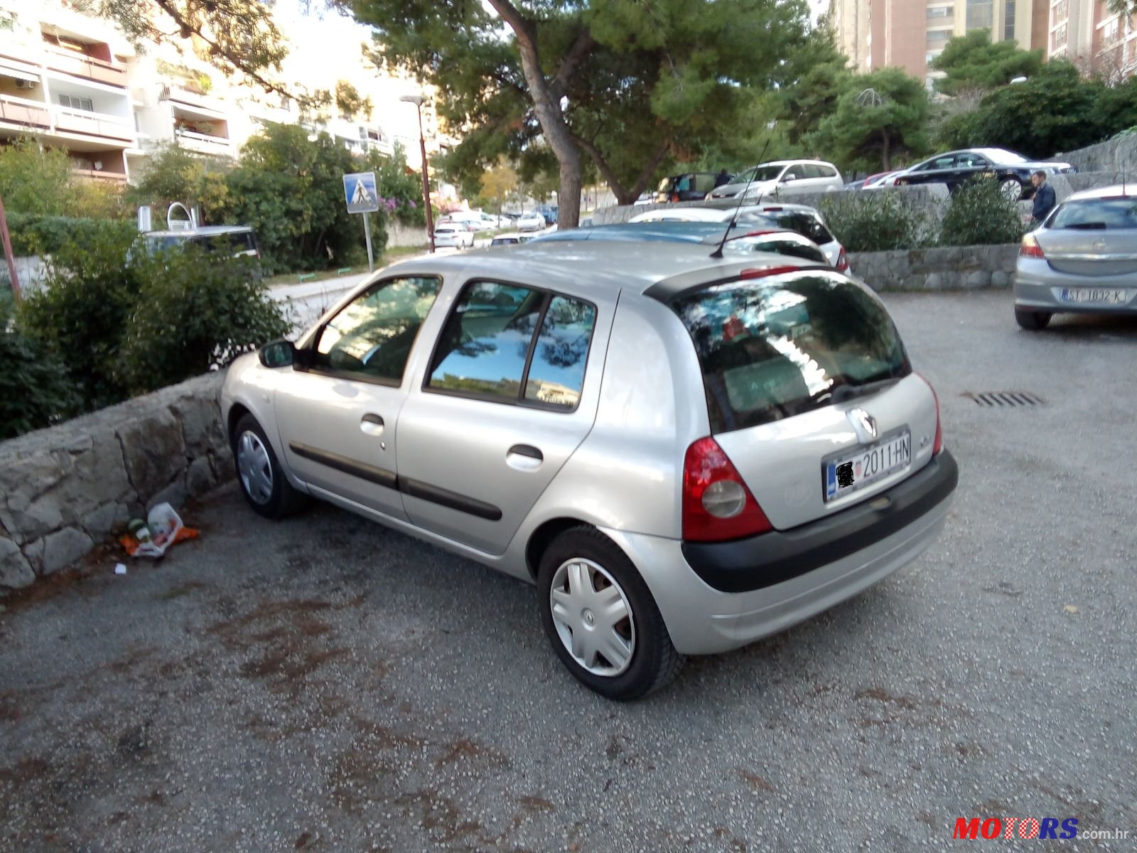 2005' Renault Clio 1.2 16 V photo #2