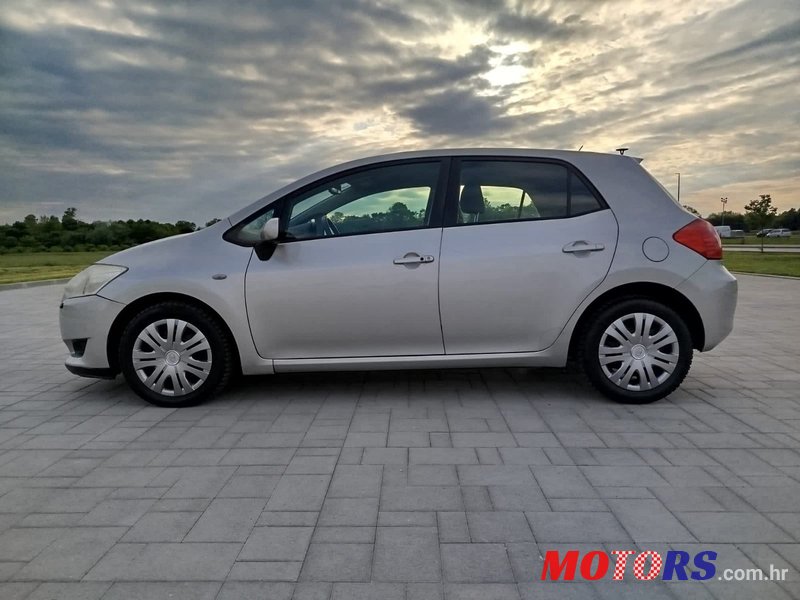 2007' Toyota Auris 2,0 D4-D photo #3