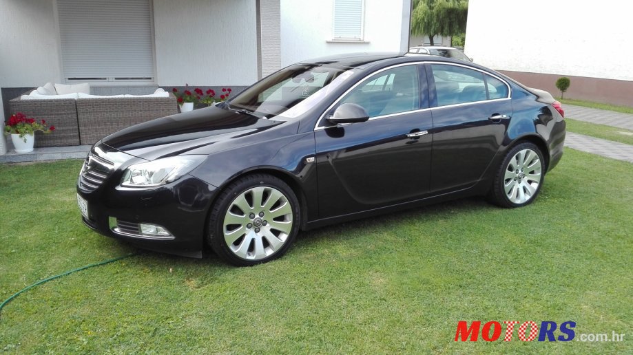 2010' Opel Insignia photo #1