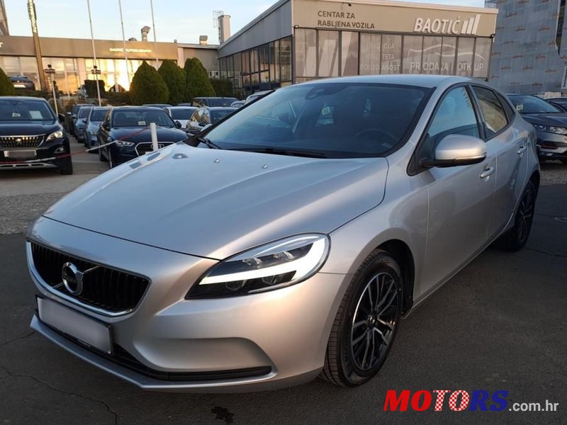 2019' Volvo V40 D2 photo #2