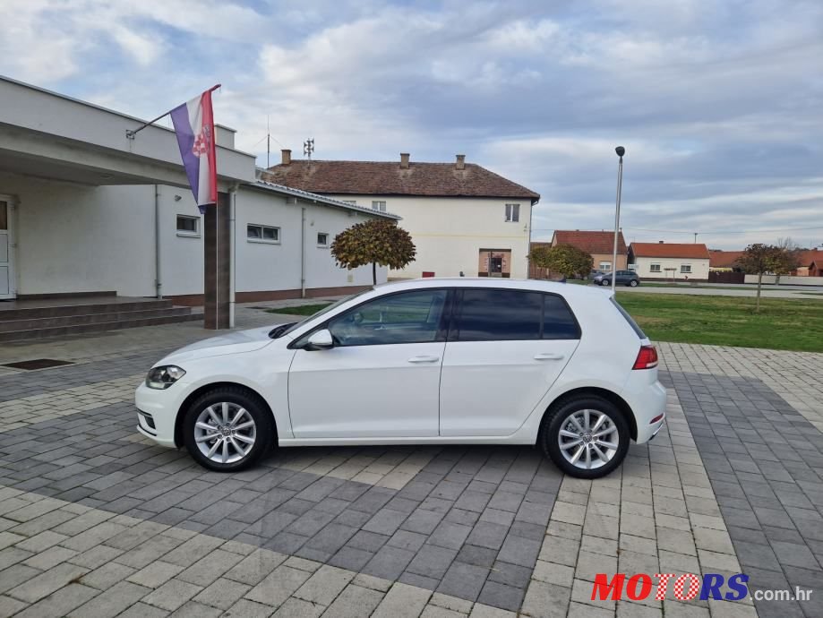 2020' Volkswagen Golf 7 1.6 Tdi photo #4