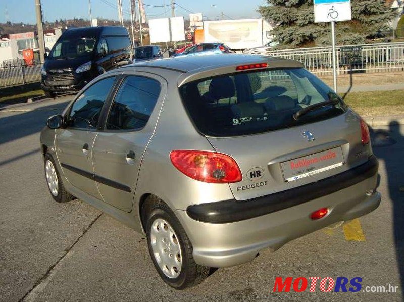 2005' Peugeot 206 206 1,4 Hdi photo #2