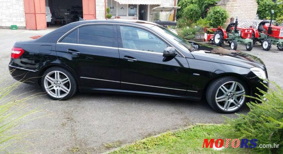 2012' Mercedes-Benz E-Class 350 Cdi photo #2