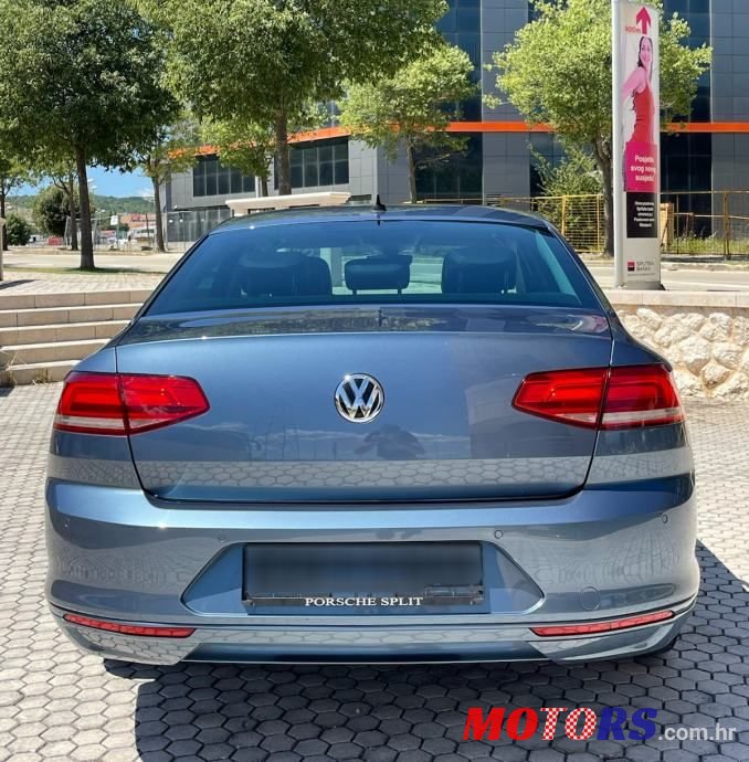 2015' Volkswagen Passat photo #4