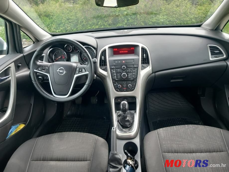 2012' Opel Astra 1,7 Cdti photo #6