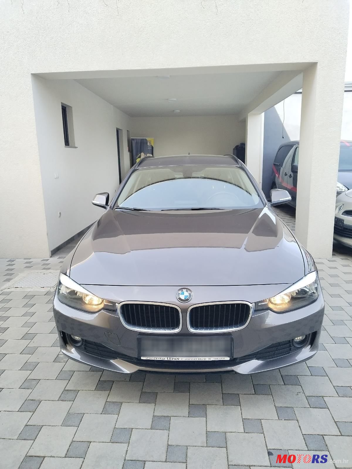 2013' BMW Serija 3 318D photo #1