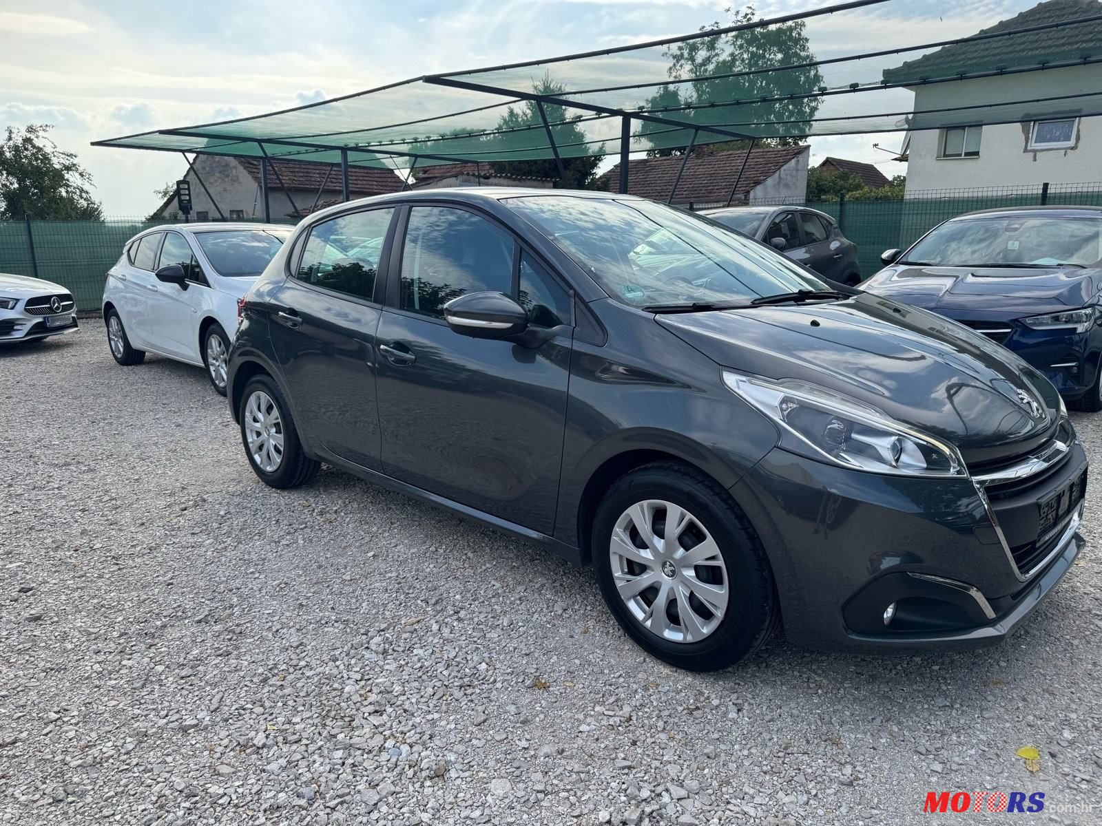2017' Peugeot 208 1,2 Puretech photo #4