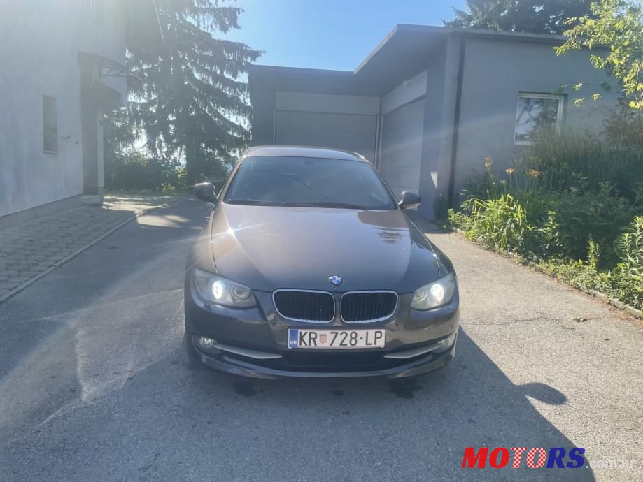 2010' BMW Serija 3 320D photo #6