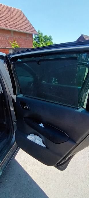 2010' Peugeot 5008 photo #5