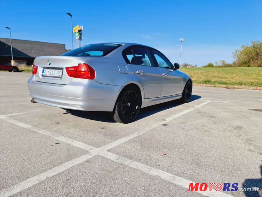 2010' BMW Serija 3 318D photo #2