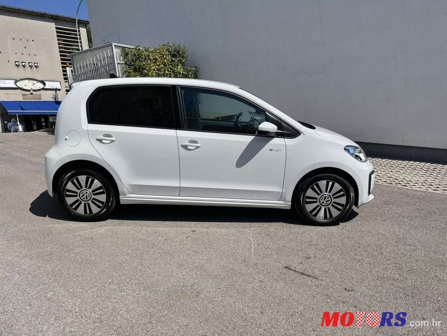 2017' Volkswagen Up! E-Up! photo #6