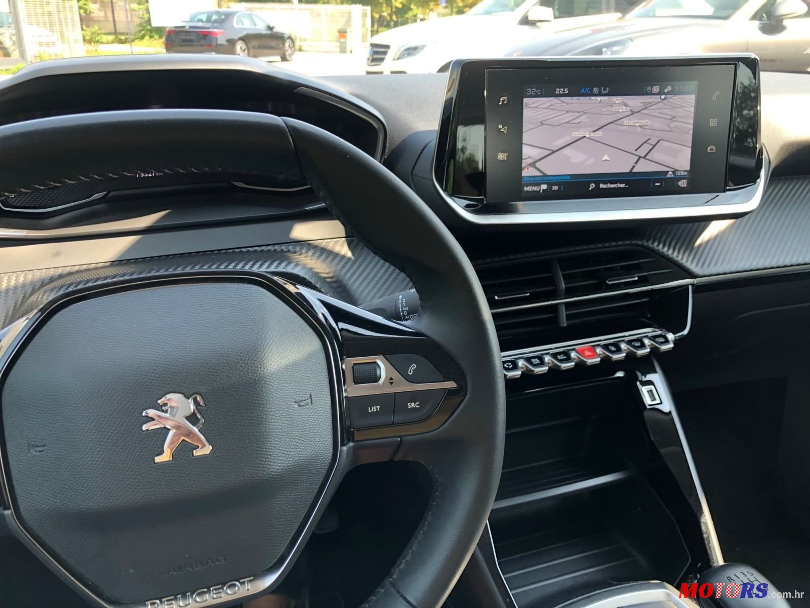 2021' Peugeot 2008 1,5 Bluehdi photo #3