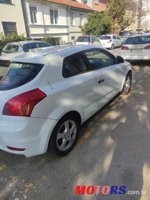 2009' Kia Pro Ceed photo #3