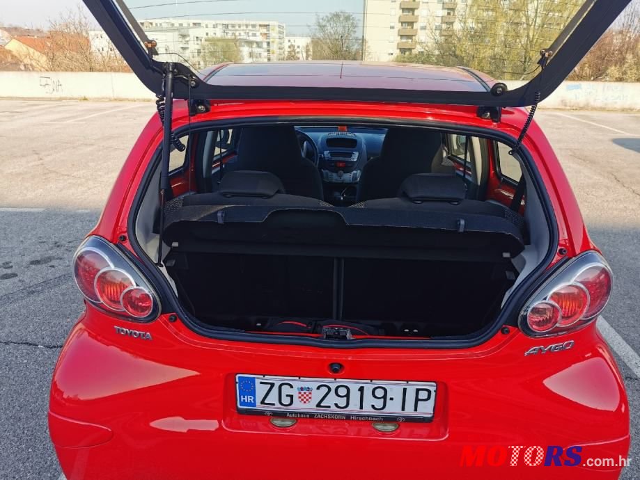 2010' Toyota Aygo photo #5