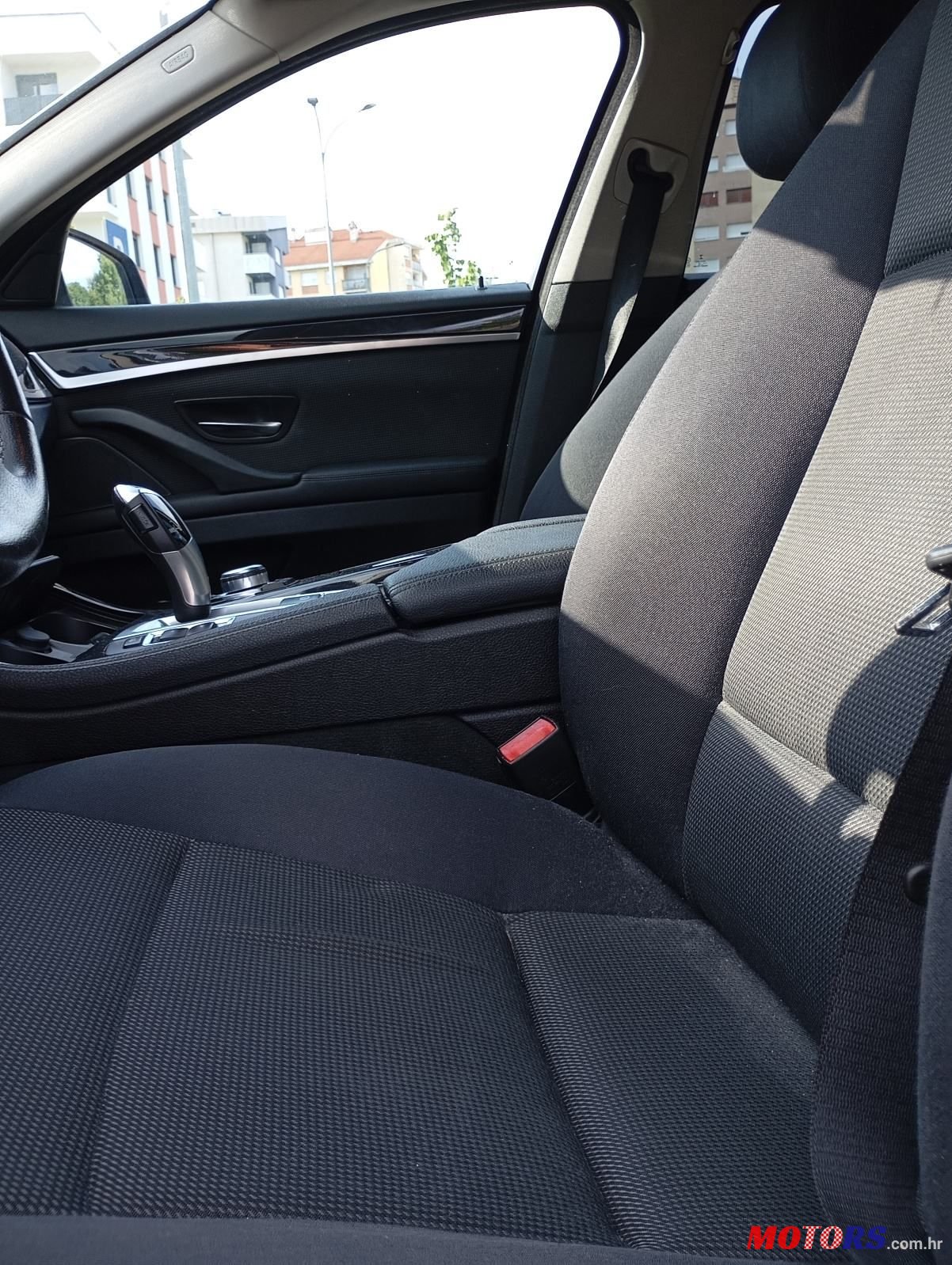 2015' BMW Serija 5 520D photo #5