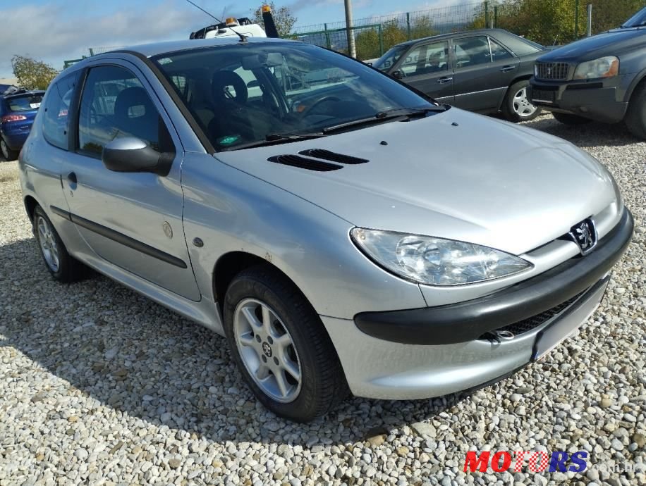 2005' Peugeot 206 206 1,1 photo #1