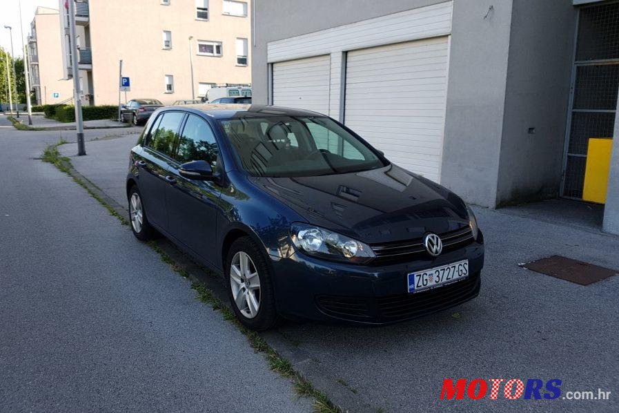 2010' Volkswagen Golf VI 1,6 Tdi photo #1