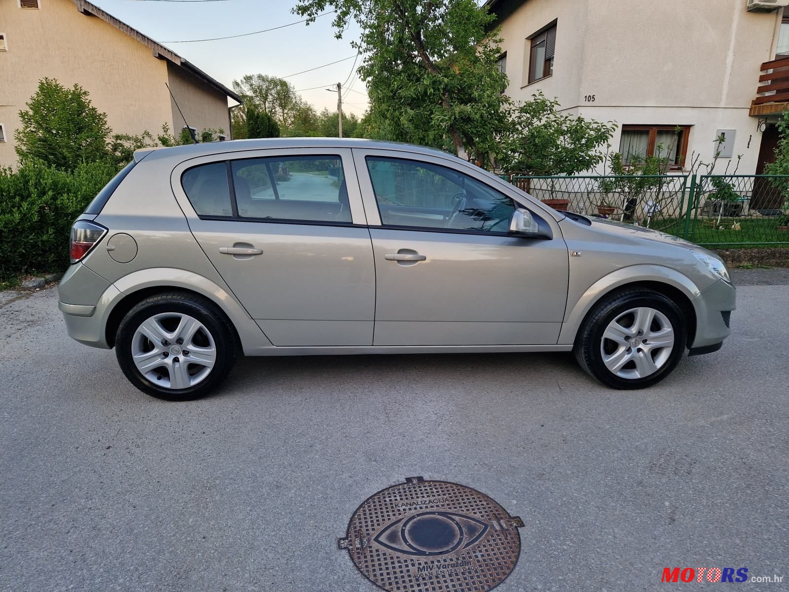 2010' Opel Astra 1,6 16V photo #5