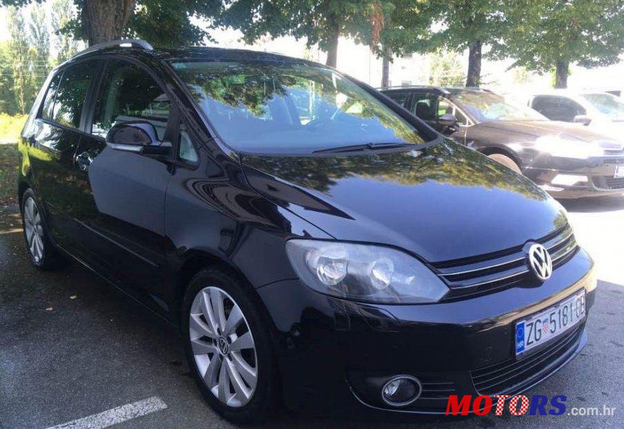 2010' Volkswagen Golf Plus 1,6 Tdi photo #1